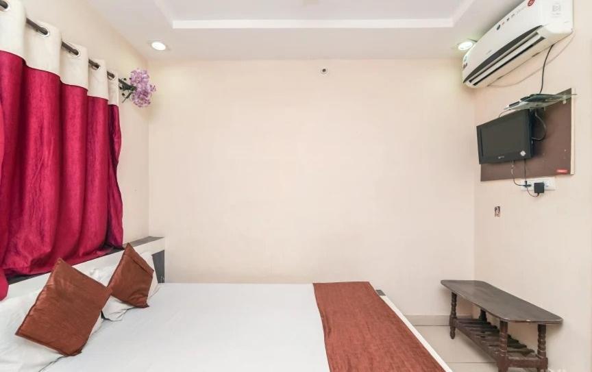 Hotel Rameshwaram Уджайн Екстериор снимка