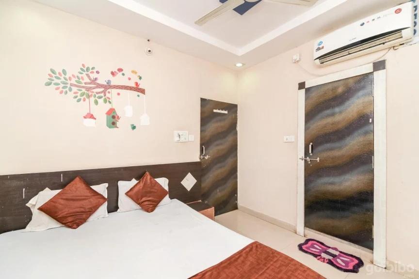 Hotel Rameshwaram Уджайн Екстериор снимка