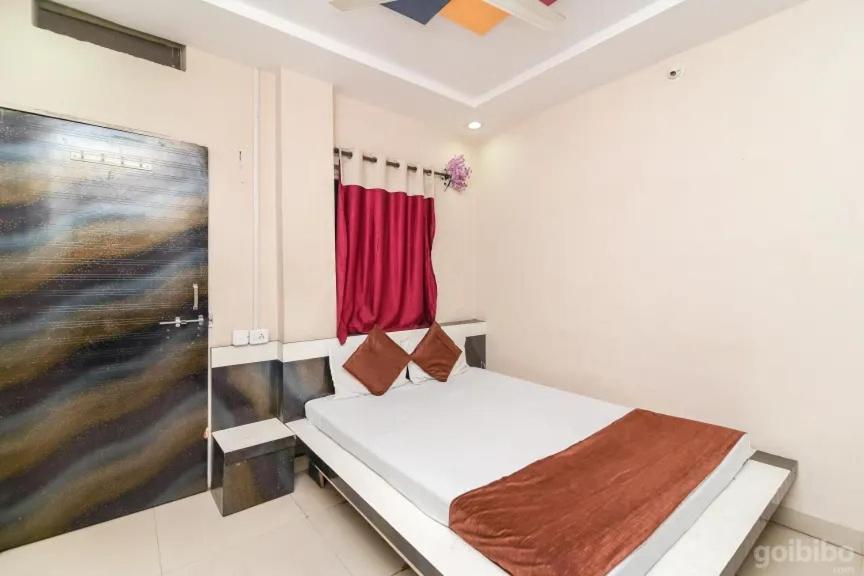 Hotel Rameshwaram Уджайн Екстериор снимка