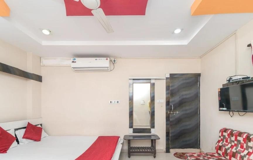 Hotel Rameshwaram Уджайн Екстериор снимка