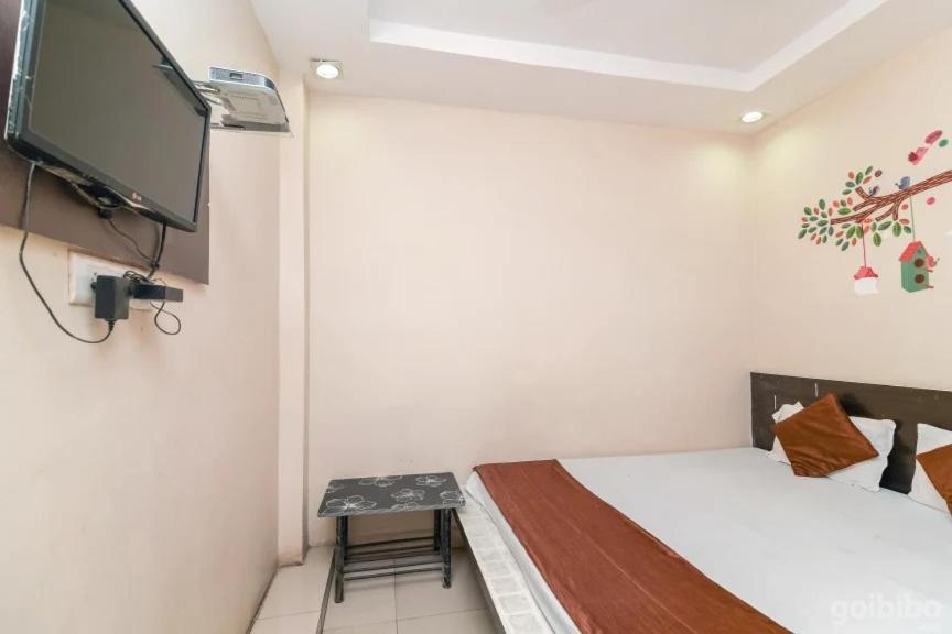 Hotel Rameshwaram Уджайн Екстериор снимка