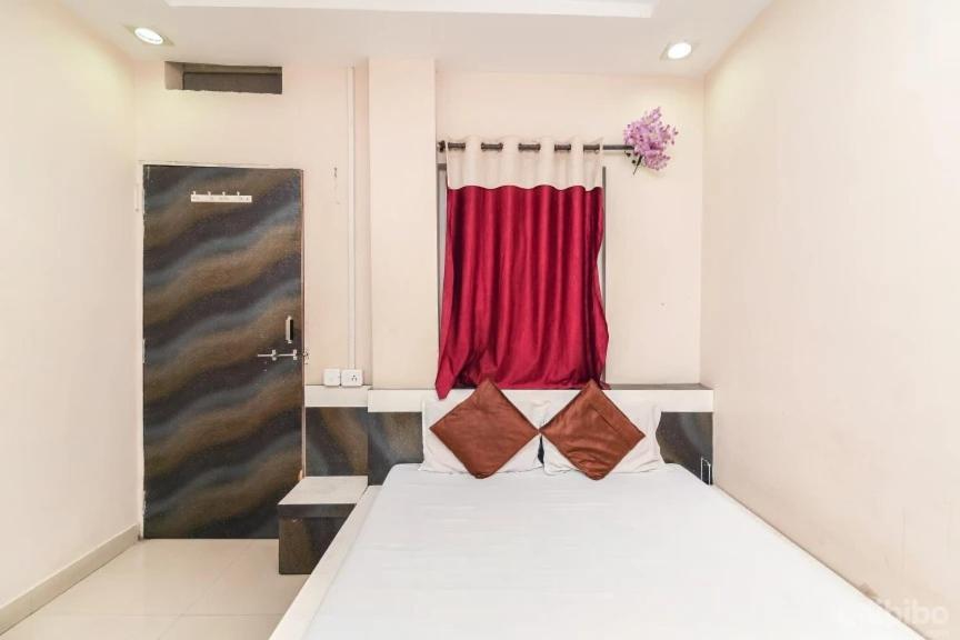 Hotel Rameshwaram Уджайн Екстериор снимка