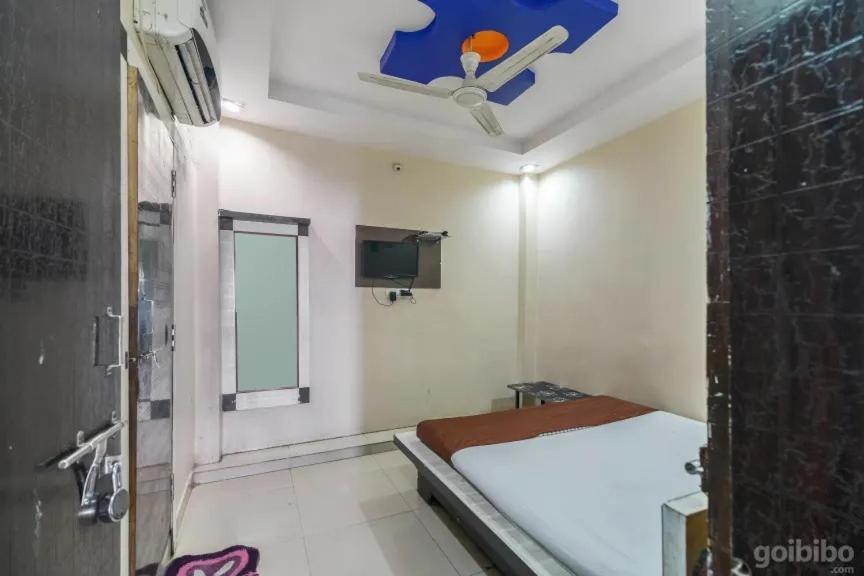 Hotel Rameshwaram Уджайн Екстериор снимка